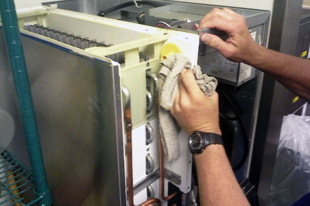 Lindsey Refrigeration offers maintenance plans for you ice machine. Proper maintenance (as shown) helps to increase the longevity of your ice making equipment.